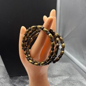 Chic Gold and Black Beaded Bracelet